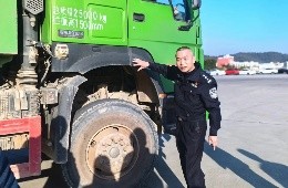 南平交警創(chuàng)新運用科技手段破解“致命盲區(qū)”難題