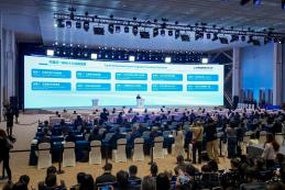 聚焦安全與商業(yè)，車路云一體化20城試點成果發(fā)布 | 清華大學(xué)李克強：完成十大場景攻關(guān)